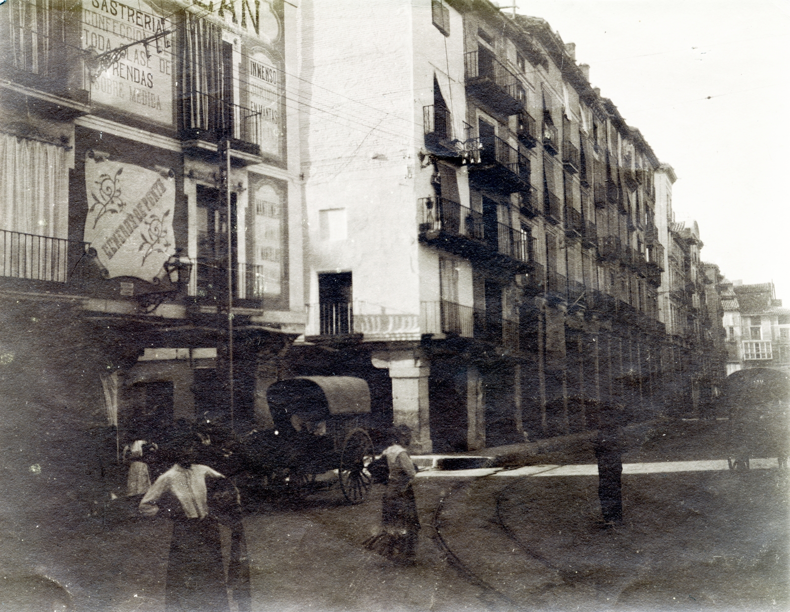 Spain, Zaragoza, Avenida de César Augusto (plaza del Mercado) a plaza del Pilar-Murallas (calle de Antonio Perez) felé nézve, balra a Calle de San Blas torkolata., 1915, Jakucs János, Fortepan #220782