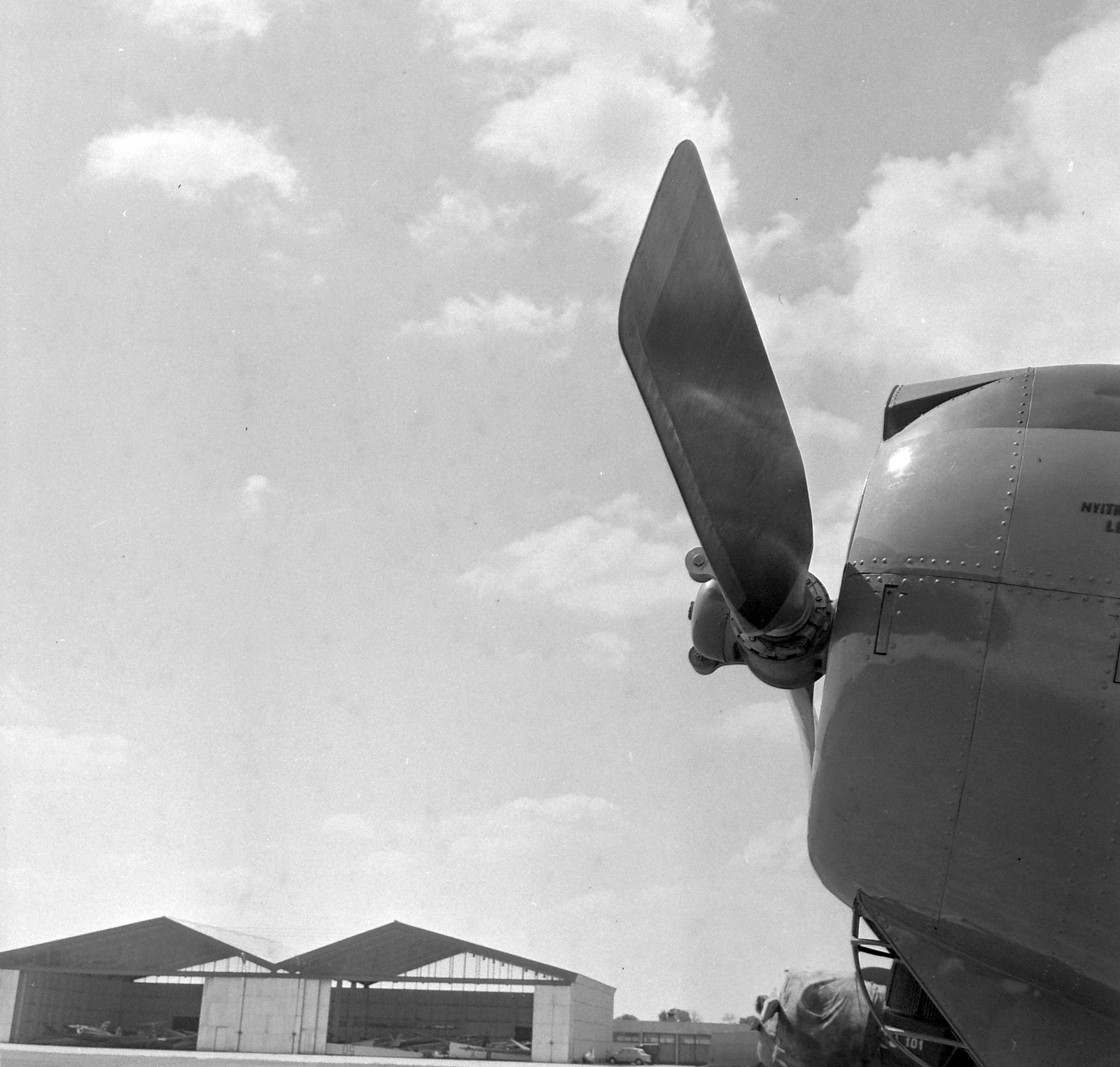 Hungary, Győr, Győr-Pér repülőtér. PZL-101 típusú repülőgép., 1976, MHSZ, transport, airplane, hangar, airport, Fortepan #22093