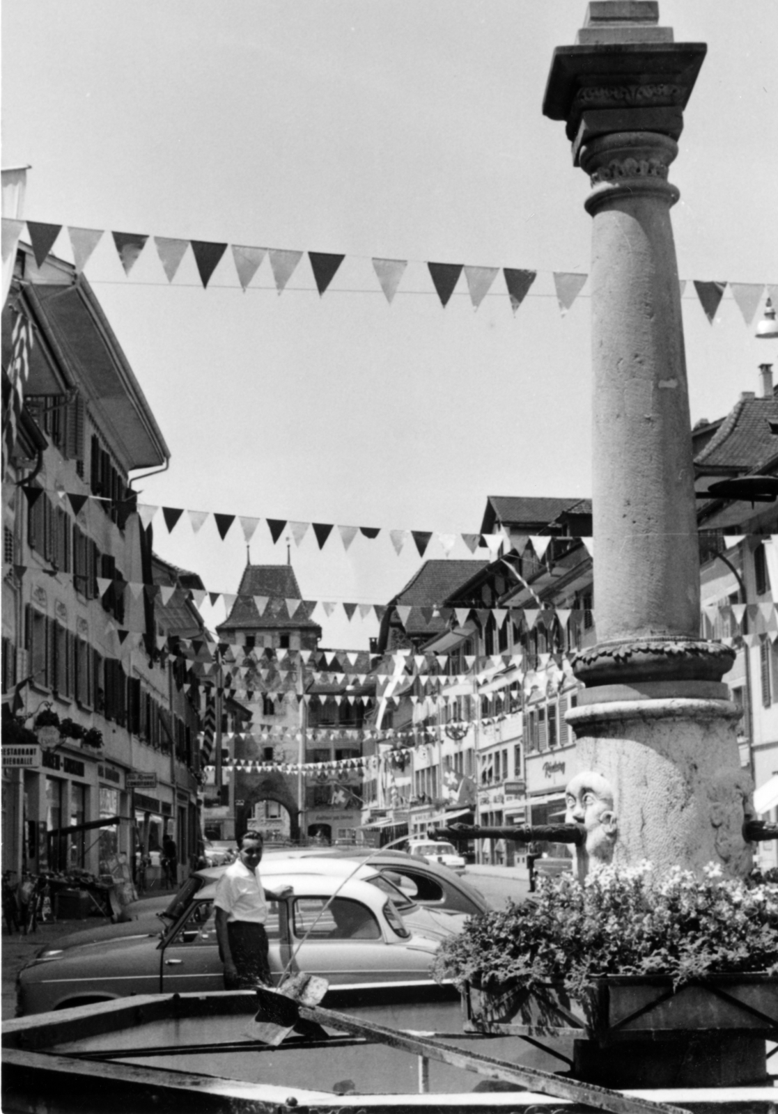 Switzerland, Hauptgasse, a Mittlerer Brunnen, háttérben az Obertor., 1963, Mario Cossu, Fortepan #221115
