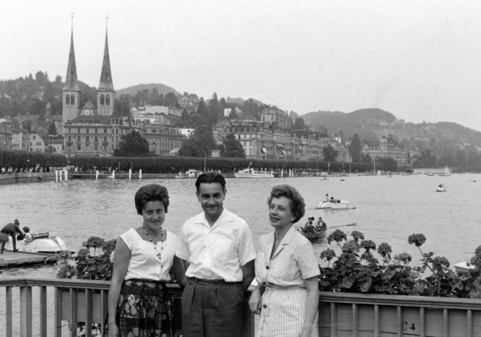 Switzerland, Luzern, Vierwaldstätti-tó (Vierwaldstättersee), balra a St. Leodegar im Hof (Hofkirche)., 1963, Mario Cossu, Fortepan #221117
