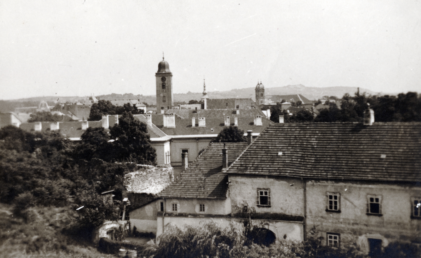 Szlovákia, Léva, kilátás a várból, balról a Szent József-templom, a református-templom és a Szent Mihály-templom., 1934, Laborcz György, templomtorony, Fortepan #221200