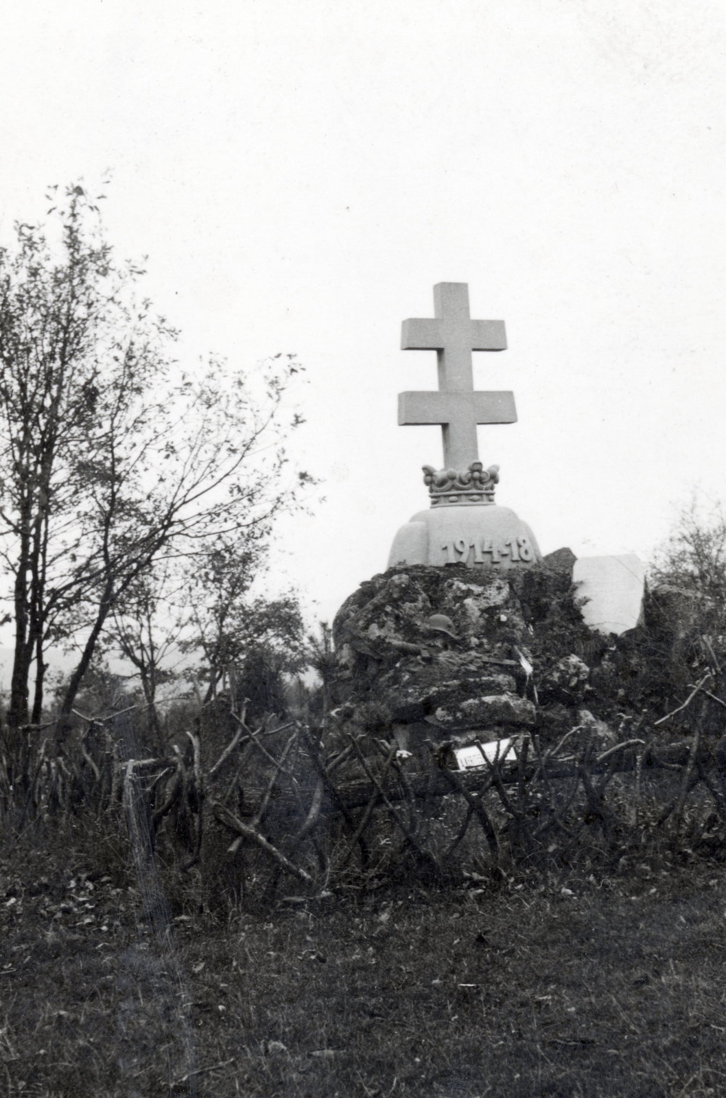 Hungary, Dobogókő, a Magyar Turista Egylet I. világháborúban elhunyt tagjai emlékére állított emlékmű., 1938, Laborcz György, cross, Fortepan #221257