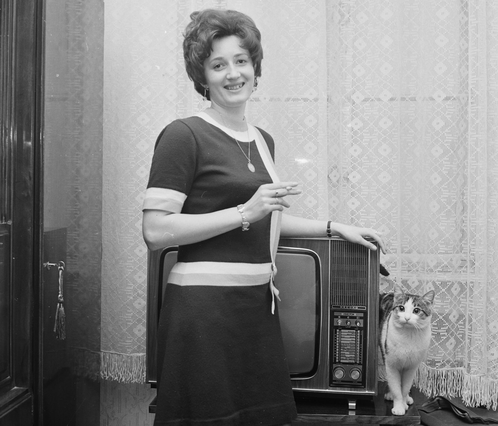 1969, MHSZ, cigaretta, dohányzás, macska, televízió, Videoton-márka, Videoton Record, Best of, Fortepan #22131