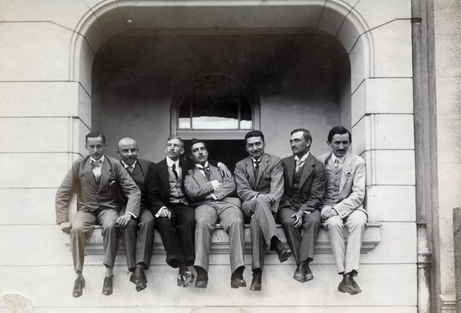 1900, Poór Zoltán dr., tableau, high school, matura exam, boys' school, sitting on a wall, Fortepan #221428