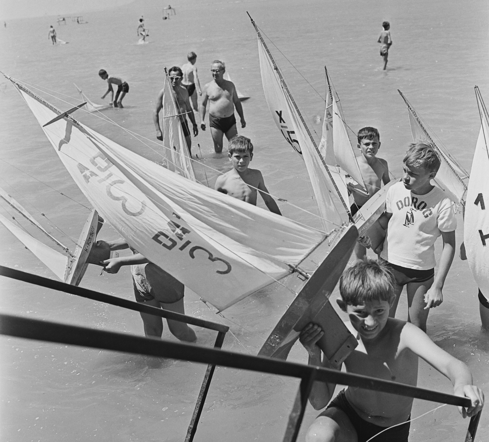 Hungary, Balatonszemes, Hajómodellező Országos Úttörő Bajnokság., 1965, MHSZ, model ship, Fortepan #22149