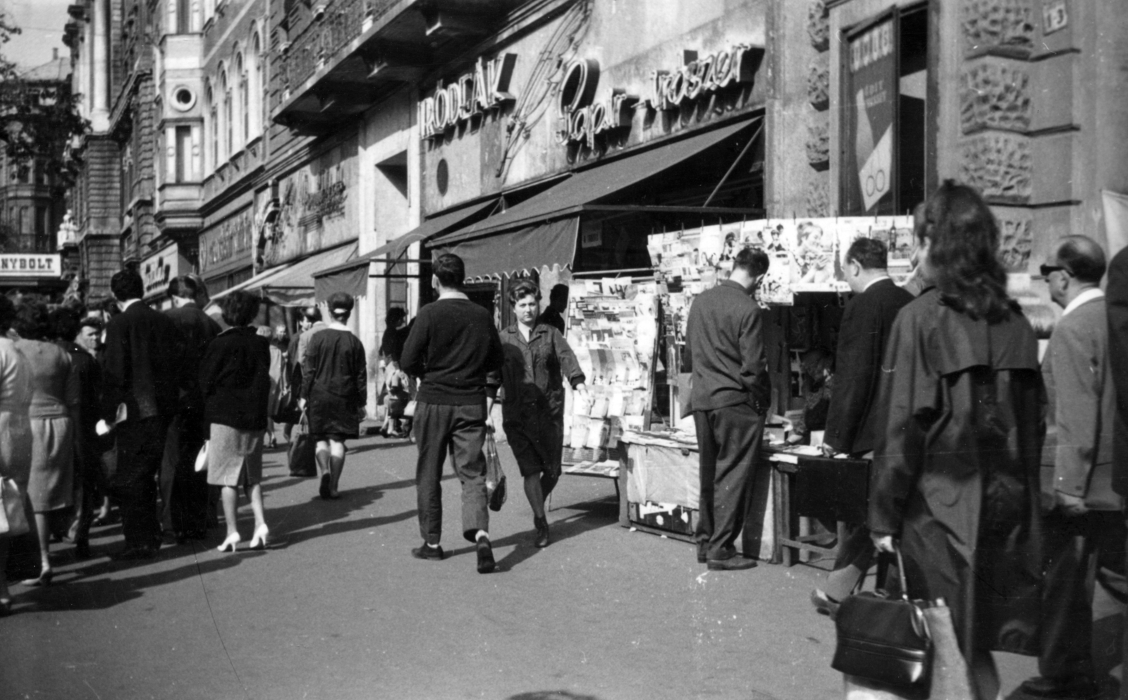 Magyarország, Budapest VII., Erzsébet (Lenin) körút a Rákóczi úttól a Dohány utca felé nézve., 1968, Magyar Kulturális Intézet Varsó, Budapest, Fortepan #221587