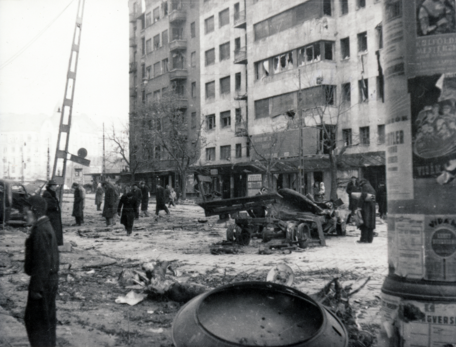 Hungary, Budapest XI., Bartók Béla út, szemben a Móricz Zsigmond Körtér és a Vásárhelyi Pál utca közötti épületek látszanak., 1956, Matthaeidesz Konrád, Budapest, revolution, Fortepan #221636