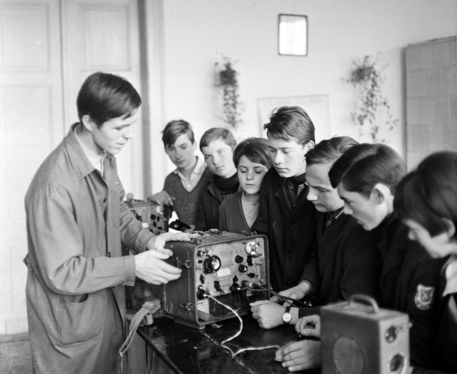 Magyarország, Kiskőrös, a gimnázium rádiós szakköre., 1968, MHSZ, iskola, oktatás, műszer, Fortepan #22176