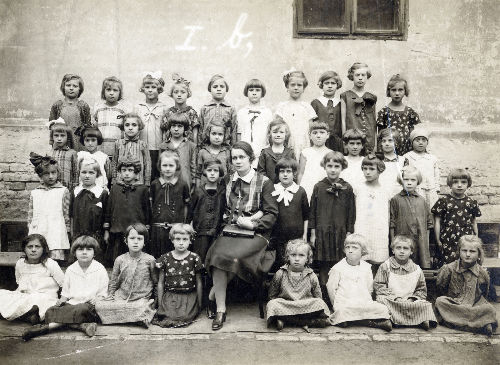 1925, Garamvölgyi Lajos, teacher, tableau, girls' class, Fortepan #221844