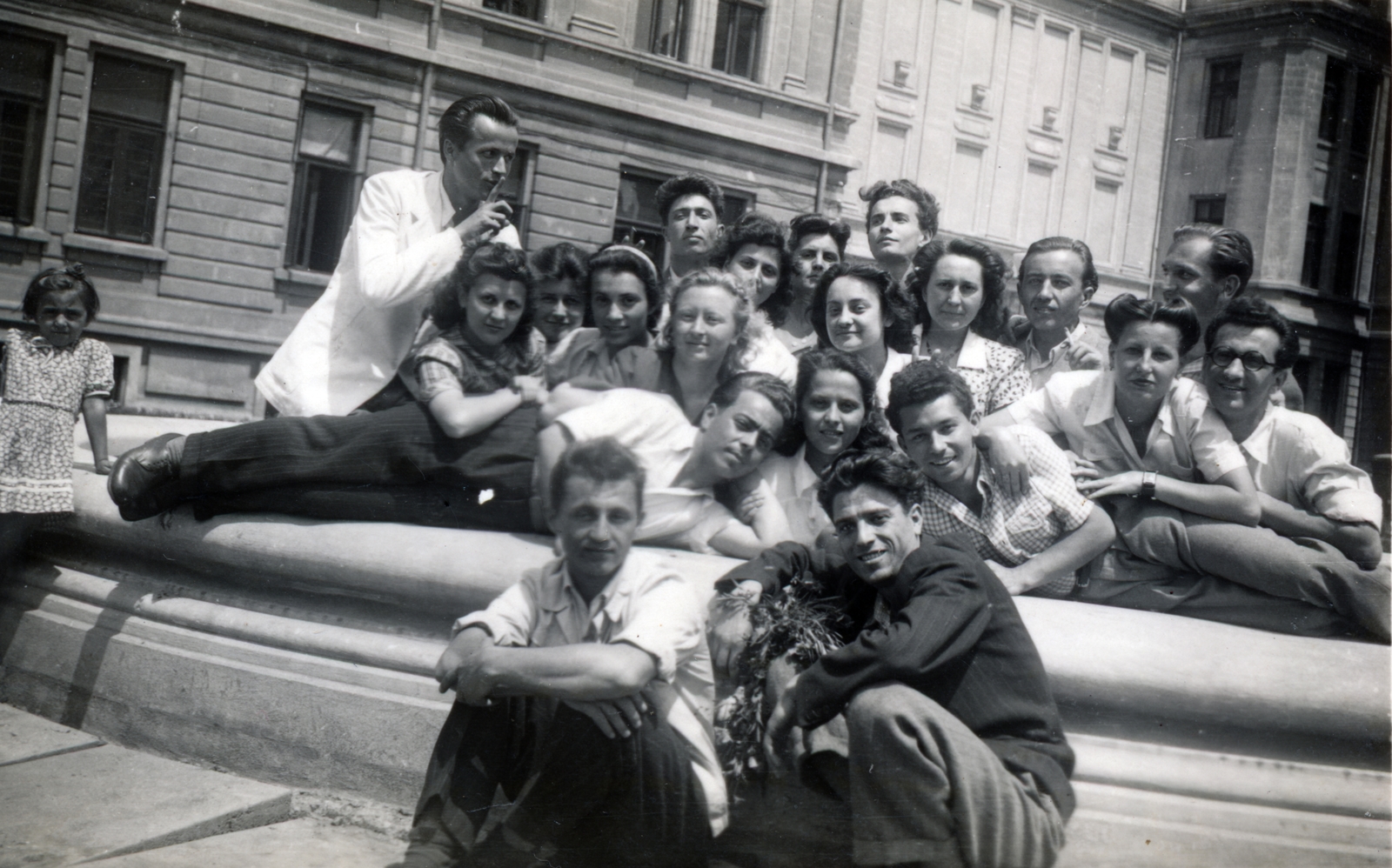 1952, Árgyelán Ágnes, pool, tableau, youth, fountain, Fortepan #221874