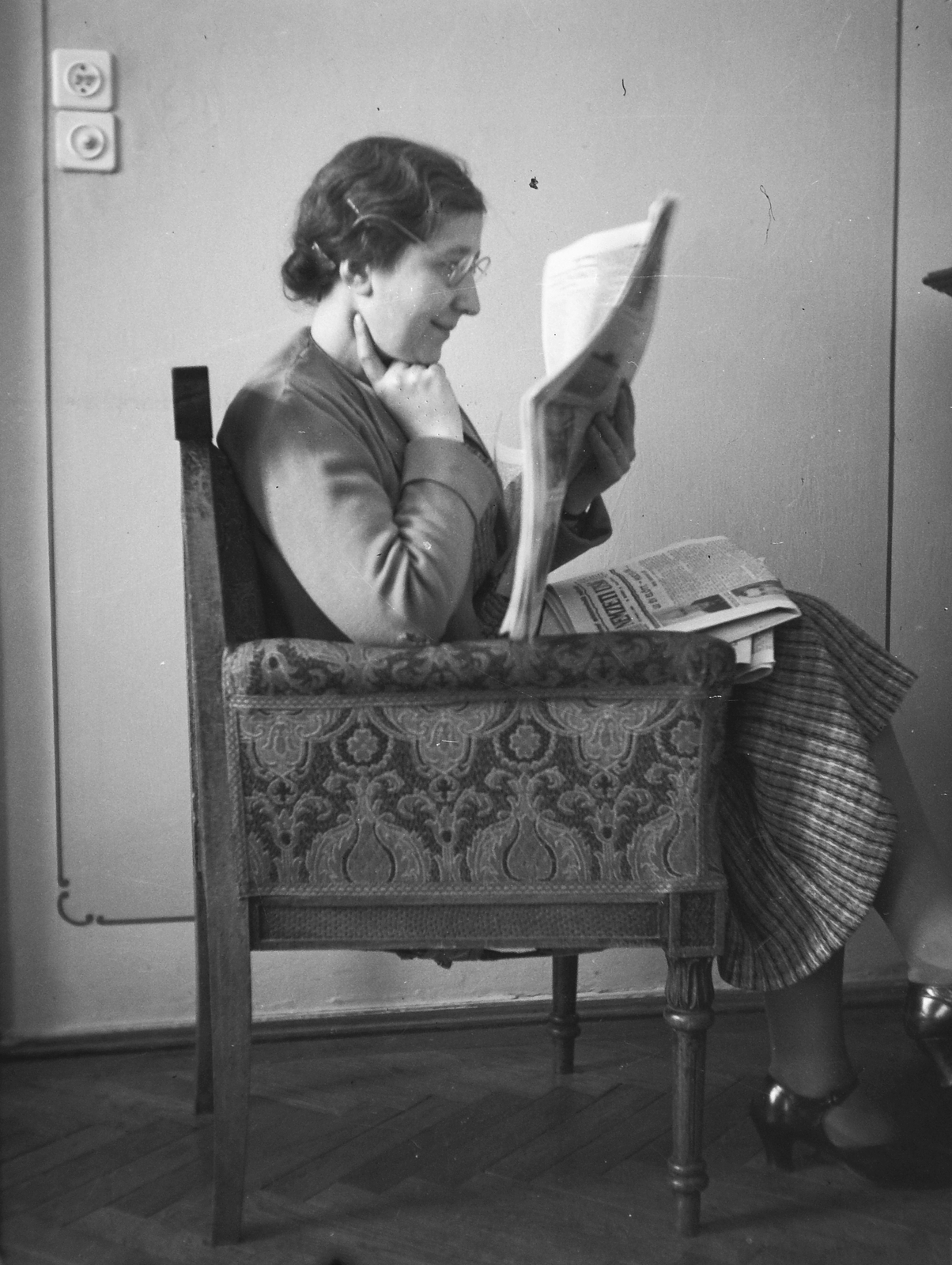 1940, Fortepan/Album002, reading, newspaper, chair, Fortepan #22196
