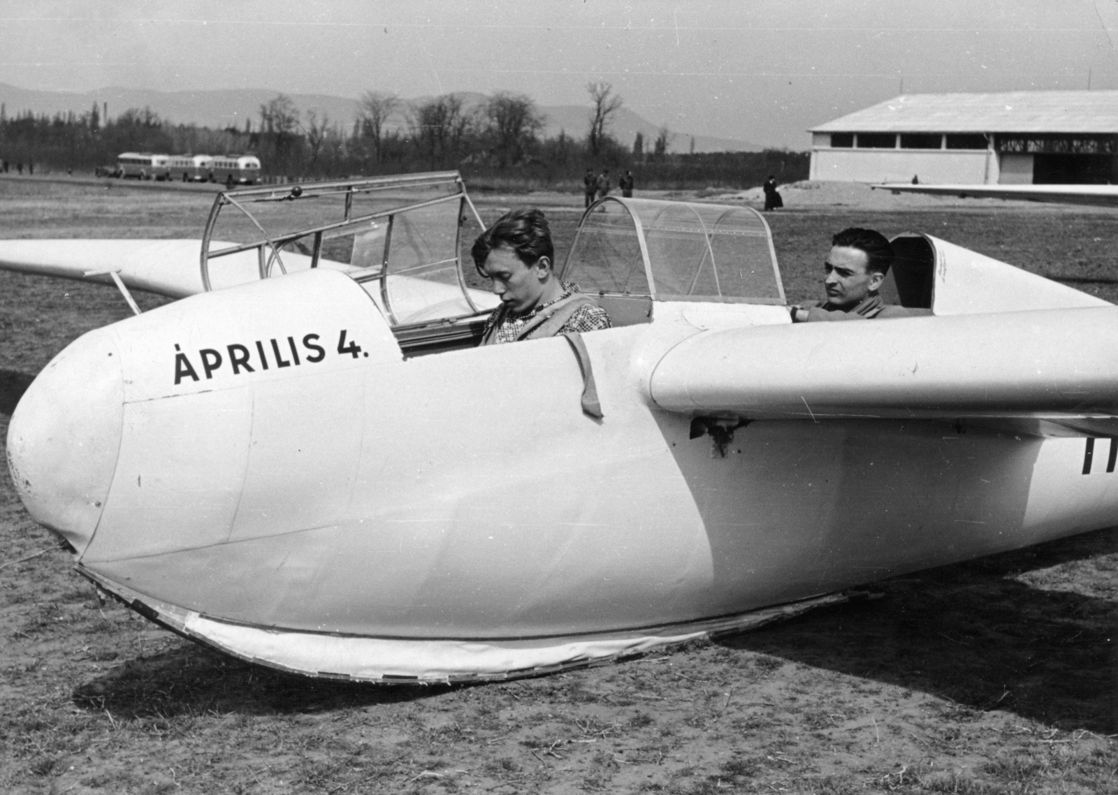 Hungary, Dunakeszi, repülőtér., 1952, Nasztanovics Ferenc, sailplane, DFS-brand, DFS Kranich II, April 4 celebration, Fortepan #222043