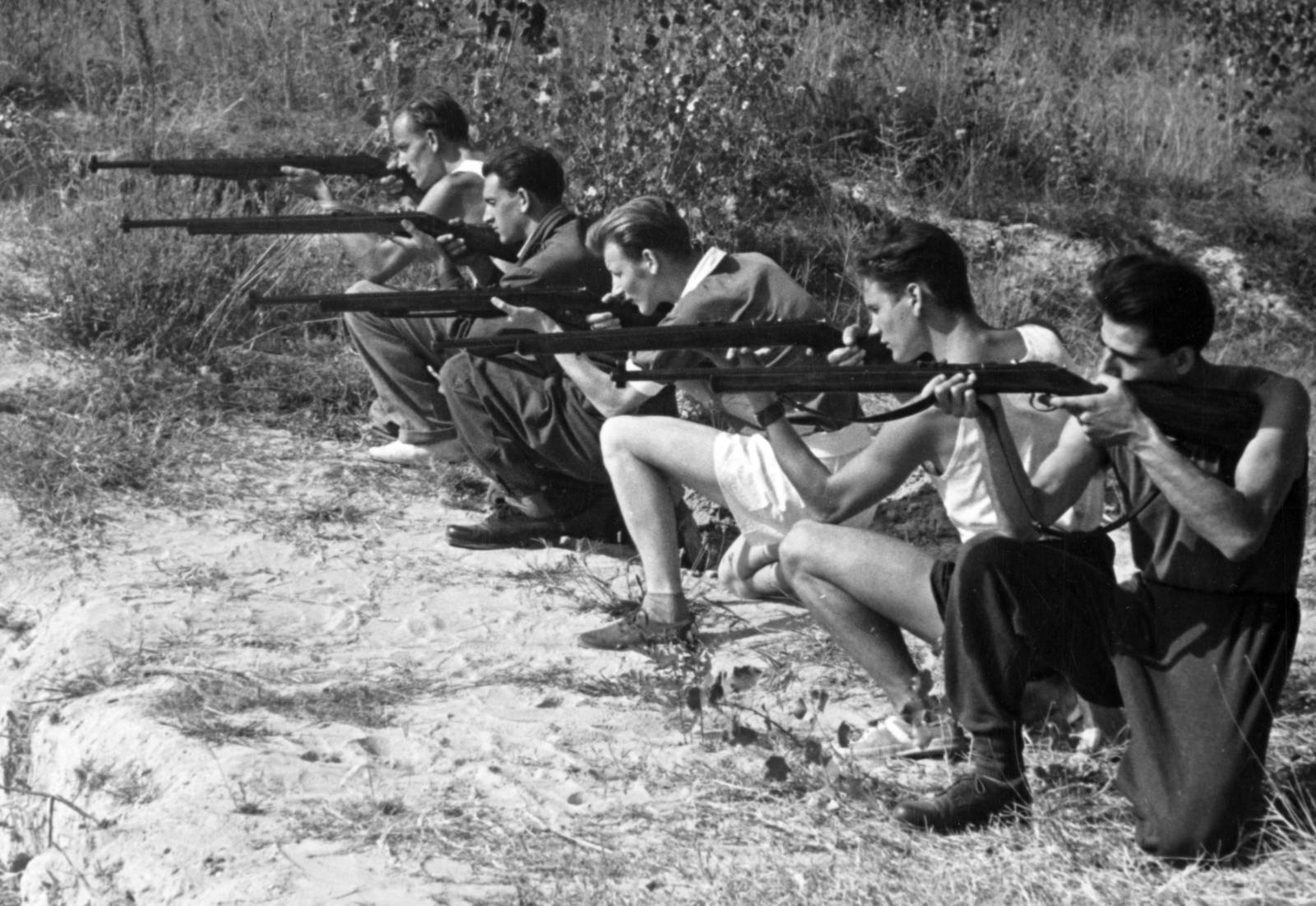Hungary, Dunakeszi, repülőtér, a Magyar Repülő Szövetség II. Országos Sportbajnoksága 1953. augusztus 20-án., 1953, Nasztanovics Ferenc, gun, shooting, Fortepan #222158