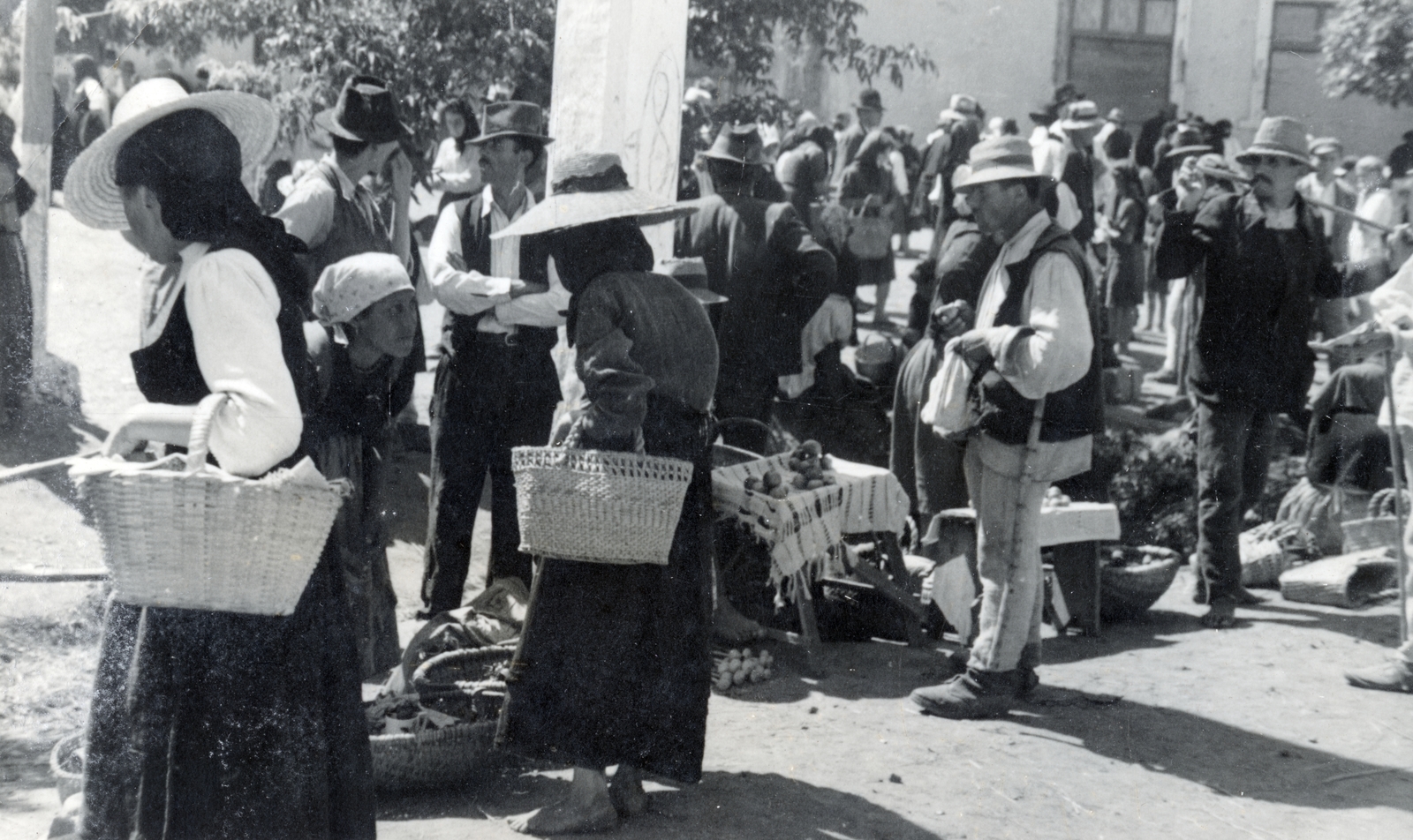 1942, Dőri fotó Kolozsvár, hat, market, folk costume, basket, Fortepan #222221