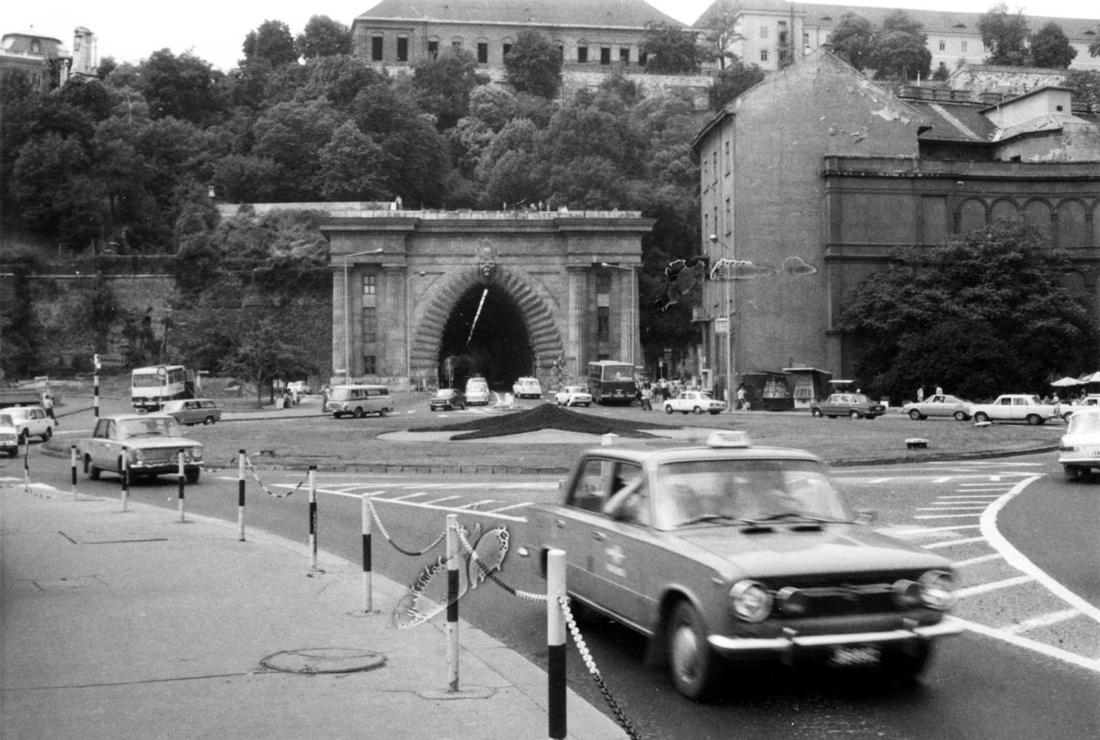 Hungary, Budapest I., Clark Ádám tér, szemben az Alagút., 1977, Székely Pál, tunnel, Budapest, Fortepan #222302