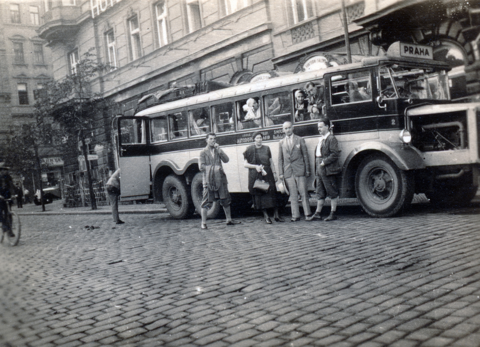 Czech Republik, Prague, náměstí I. P. Pavlova, Hotel Kriváň., 1936, Székely Pál, bus, Fortepan #222365
