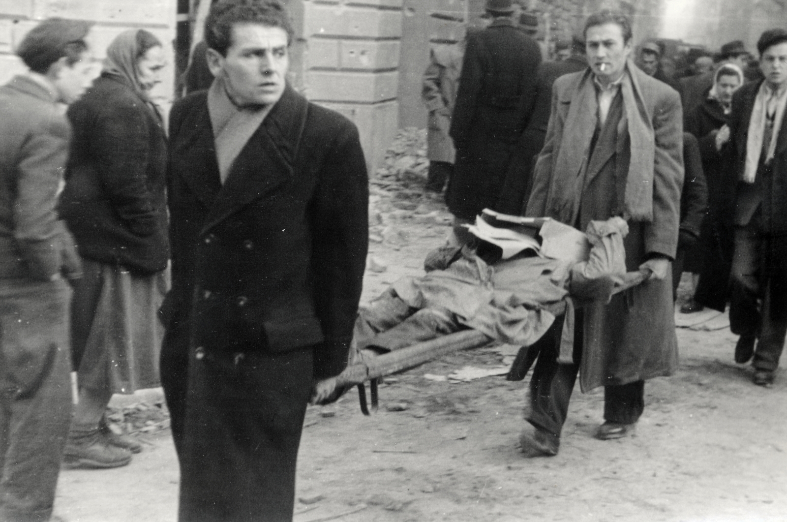 1956, Horváth János és családja, carrying, barrow, wounded, Fortepan #222403