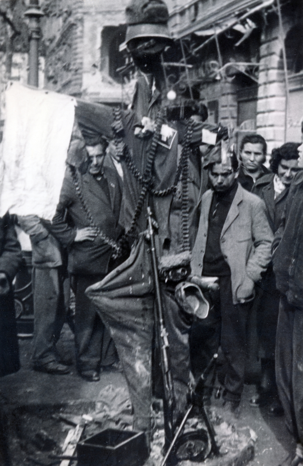 Hungary, Budapest VIII., a felvétel a József körút 46. számú ház előtt készült., 1956, Horváth János és családja, Budapest, revolution, doll, harness, Fortepan #222435