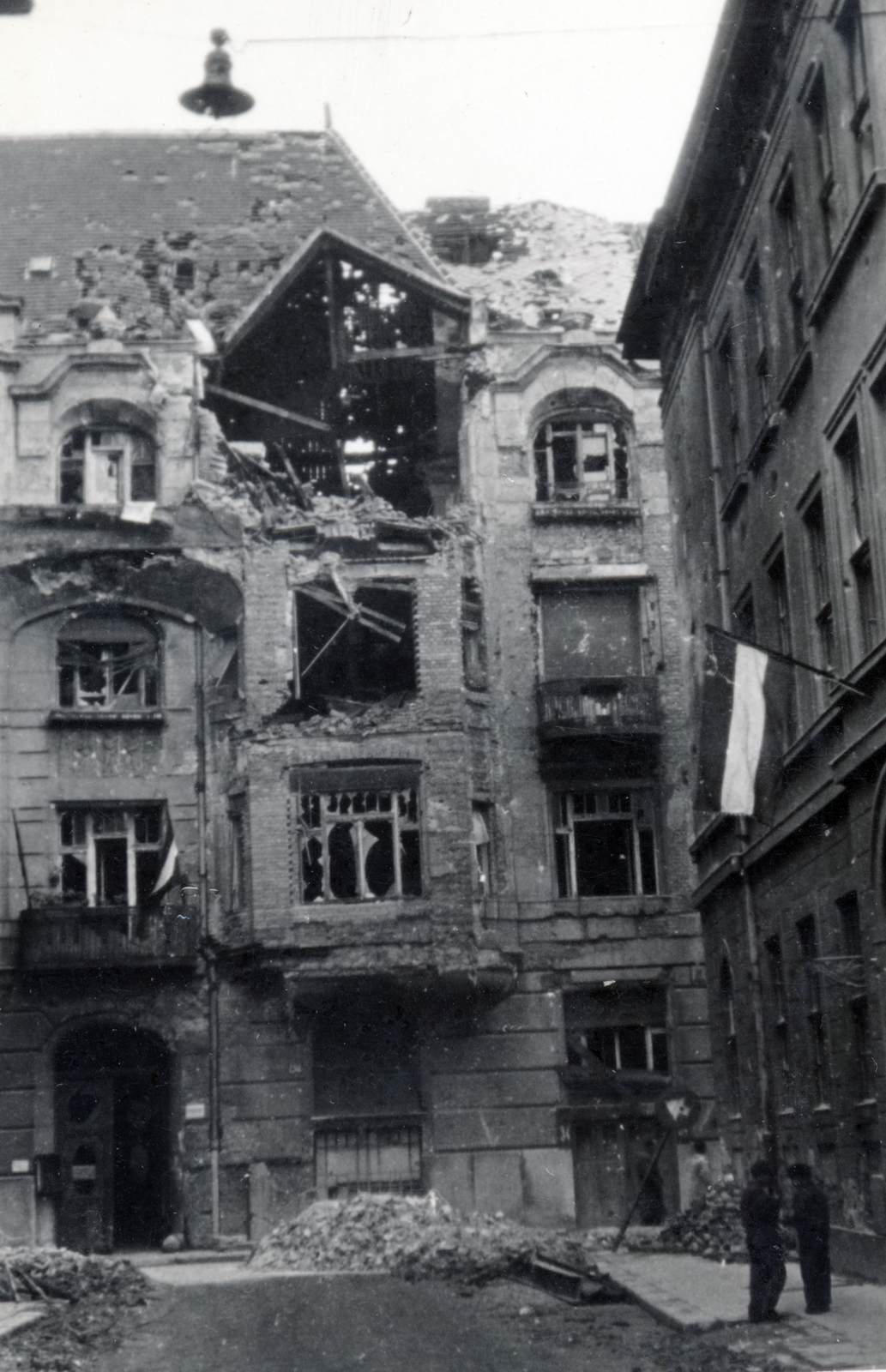 Hungary, Budapest VIII., Múzeum utca, szemben a Szentkirályi utca 34. számú romos épület., 1956, Horváth János és családja, Budapest, damaged building, Fortepan #222447