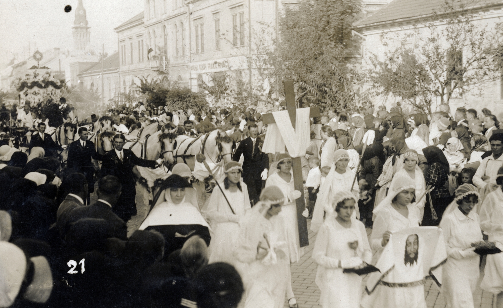 Szerbia, Szabadka, balra a háttérben a Városháza tornya látszik., 1925, Milkó, körmenet, apáca, baldachin, oltáriszentség, Fortepan #222497