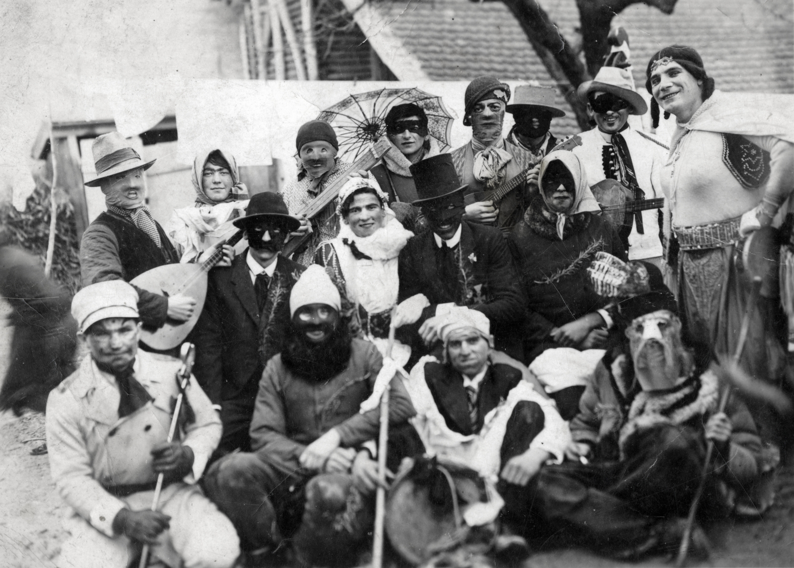 Serbia, Subotica, 1931, Milkó, top hat, mask, lute, cross-dressing, Fortepan #222526