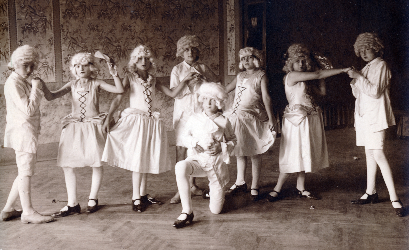 Szerbia, Szabadka, 1925, Milkó, jelmez, előadás, tánc, paróka, balerina, Fortepan #222528