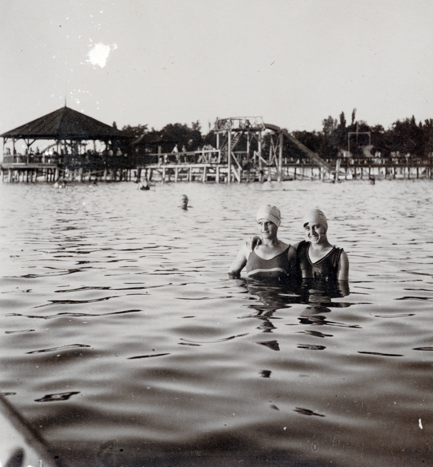 Serbia, Palić, a Palicsi-tó, Muški štrand (eredetileg - 1921-ben épült - Štrand-kupatilo vagy csak Strand)., 1928, Milkó, relaxation, bathing, Fortepan #222540