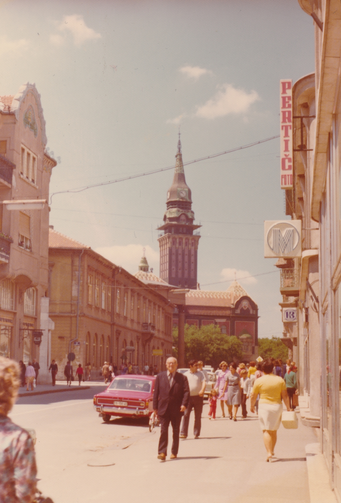 Serbia, Subotica, Kossuth utca (Korzo), szemben a Városháza., 1974, Milkó, Fortepan #222558