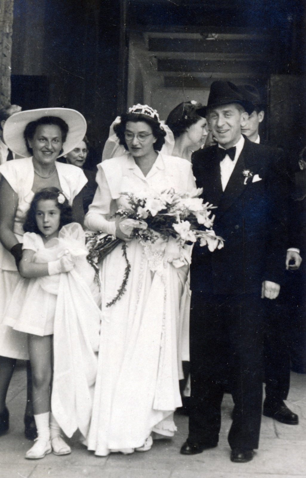 1939, Sík Endre, hat, groom, wedding ceremony, bride, bouquet, Fortepan #222601