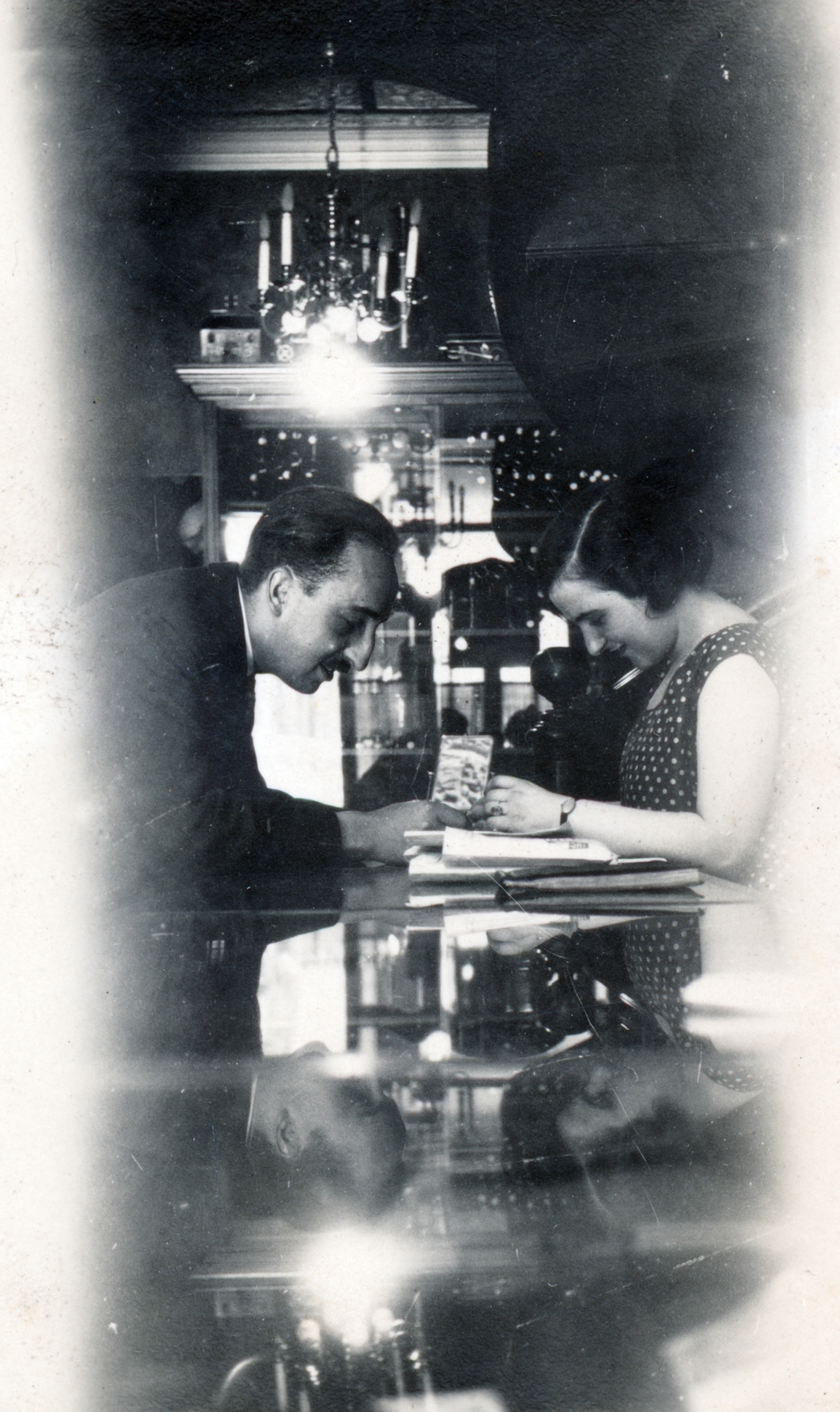 1934, Sík Endre, counter, mirror, reflection, Fortepan #222628