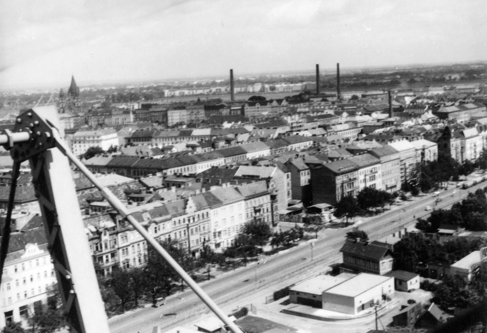 Austria, Vienna, Stuwerviertel, kilátás a Práter óriáskerekéből, balra az Assisi Szent Ferenc-templom (Franz-von-Assisi-Kirche)., 1957, Fejes Anikó, picture, Fortepan #222750