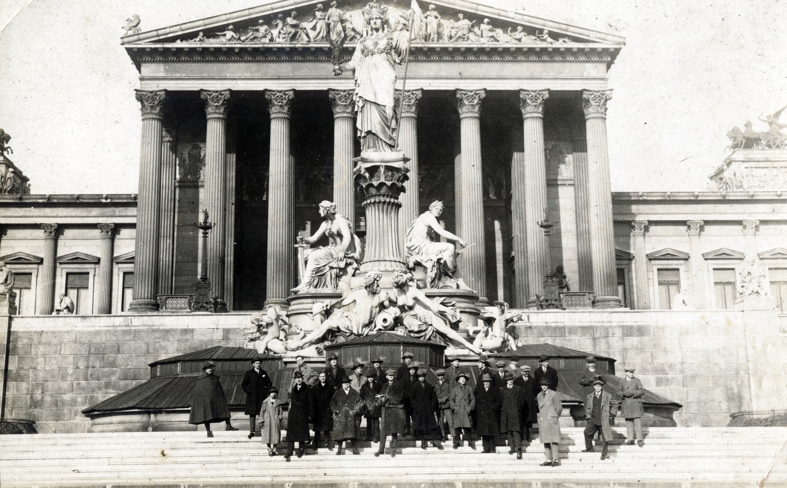 Ausztria, Bécs, Dr. Karl Renner-Ring, Parlament., 1932, Csirpák Emilné Gecse Anna, Fortepan #223017