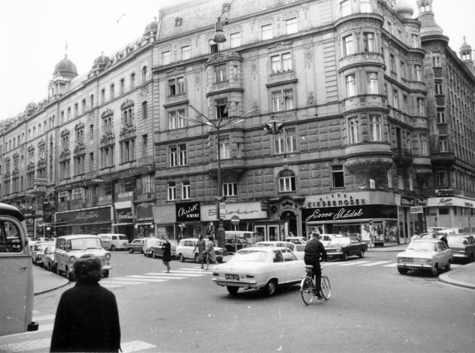 Ausztria, Bécs, Rotenturmstrasse és a Fleischmarkt kereszteződése., 1967, Almássy László, kerékpár, Fortepan #223165