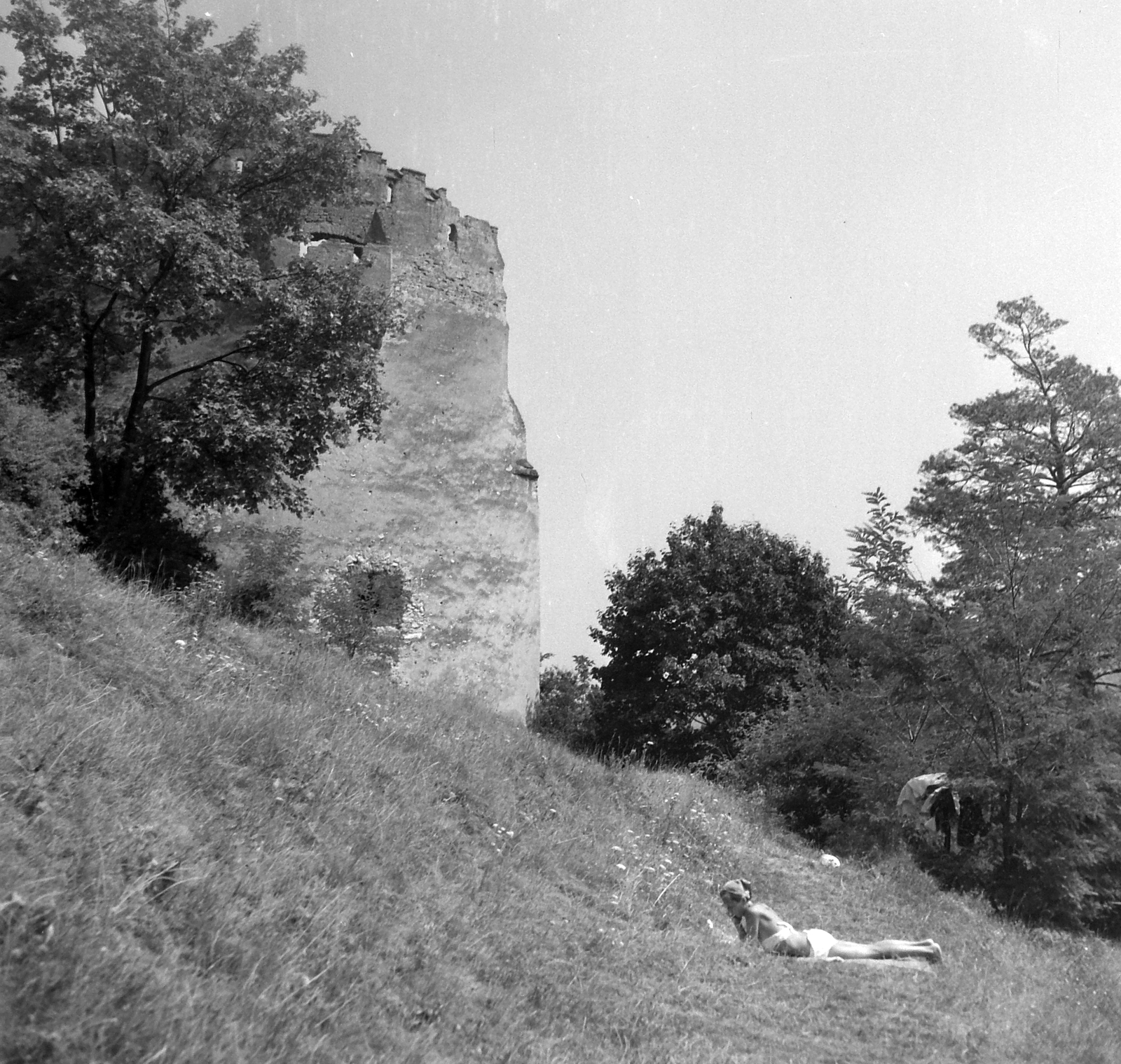 Romania,Transylvania, Brașov, Fehér-torony., 1961, Pálfi Balázs, sunbathe, Fortepan #22318