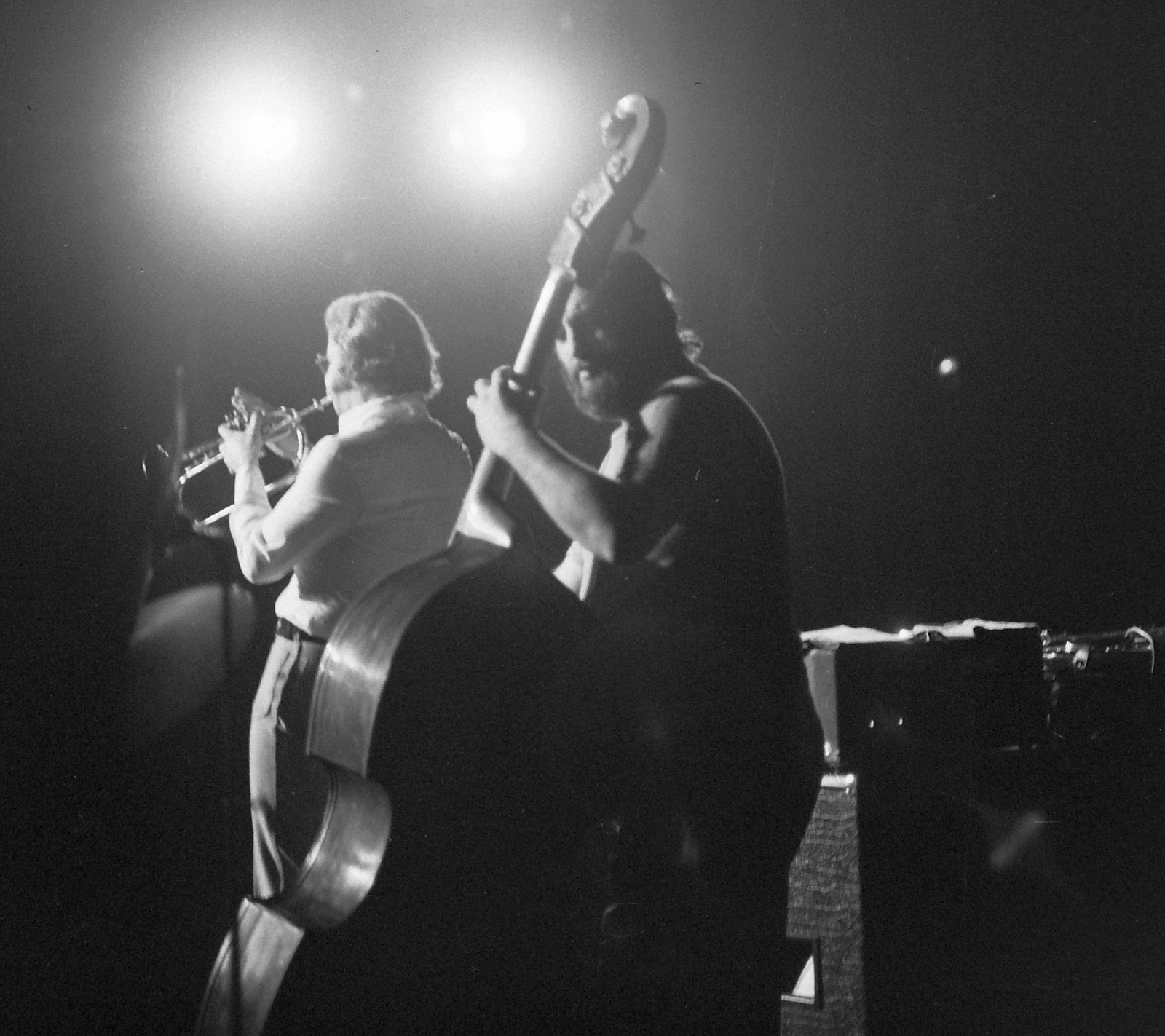 Hungary, Budapest V., Tomsits Rudolf és Pege Aladár., 1972, Kádas Tibor, celebrity, musical instrument, trumpet, double bass, Budapest, Fortepan #22331