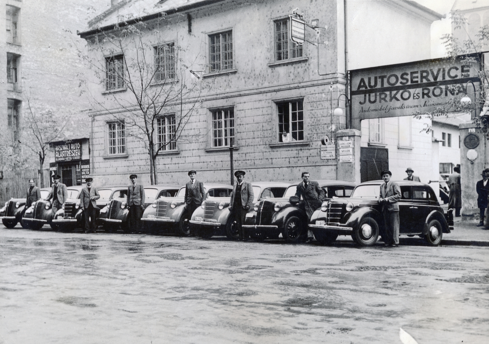 Magyarország, Budapest XIII., Gogol (Zápolya) utca 15-17., a felvétel a Jurkó és Róna autószerviz előtt készült., 1943, Róna Annamária, Budapest, Opel-márka, Opel Kadett, Fortepan #223329