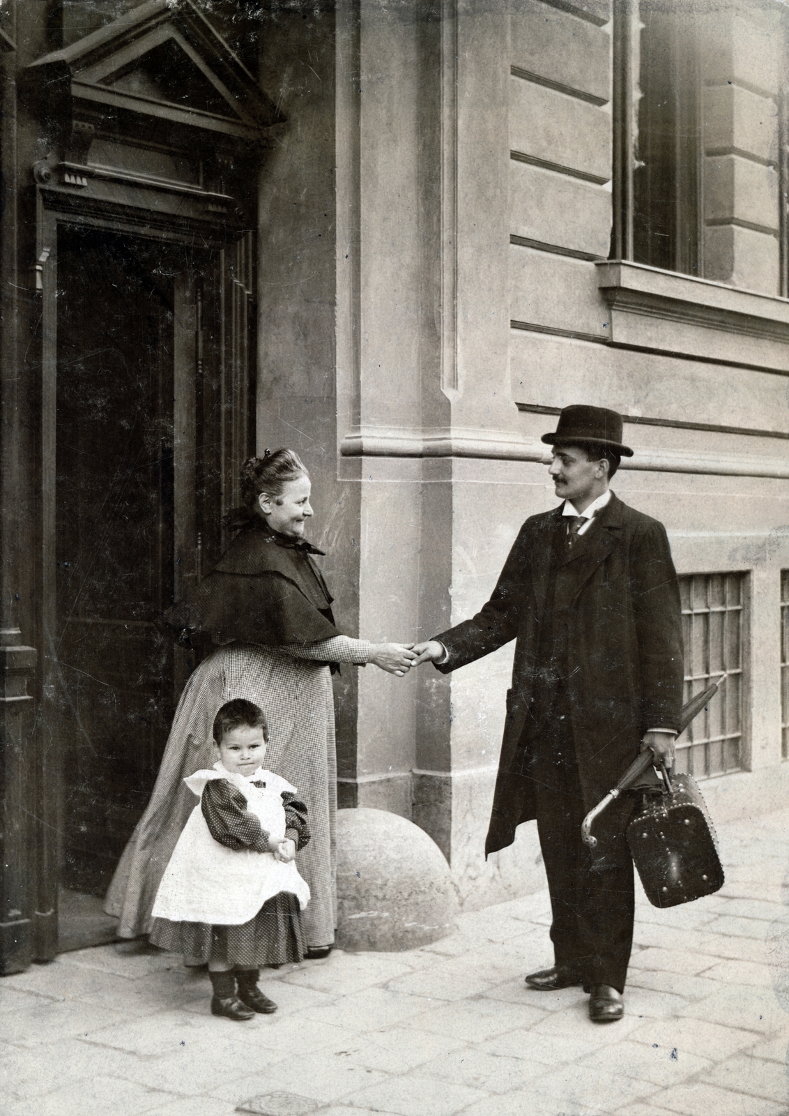 1911, Róna Annamária, courting, curb, Fortepan #223418