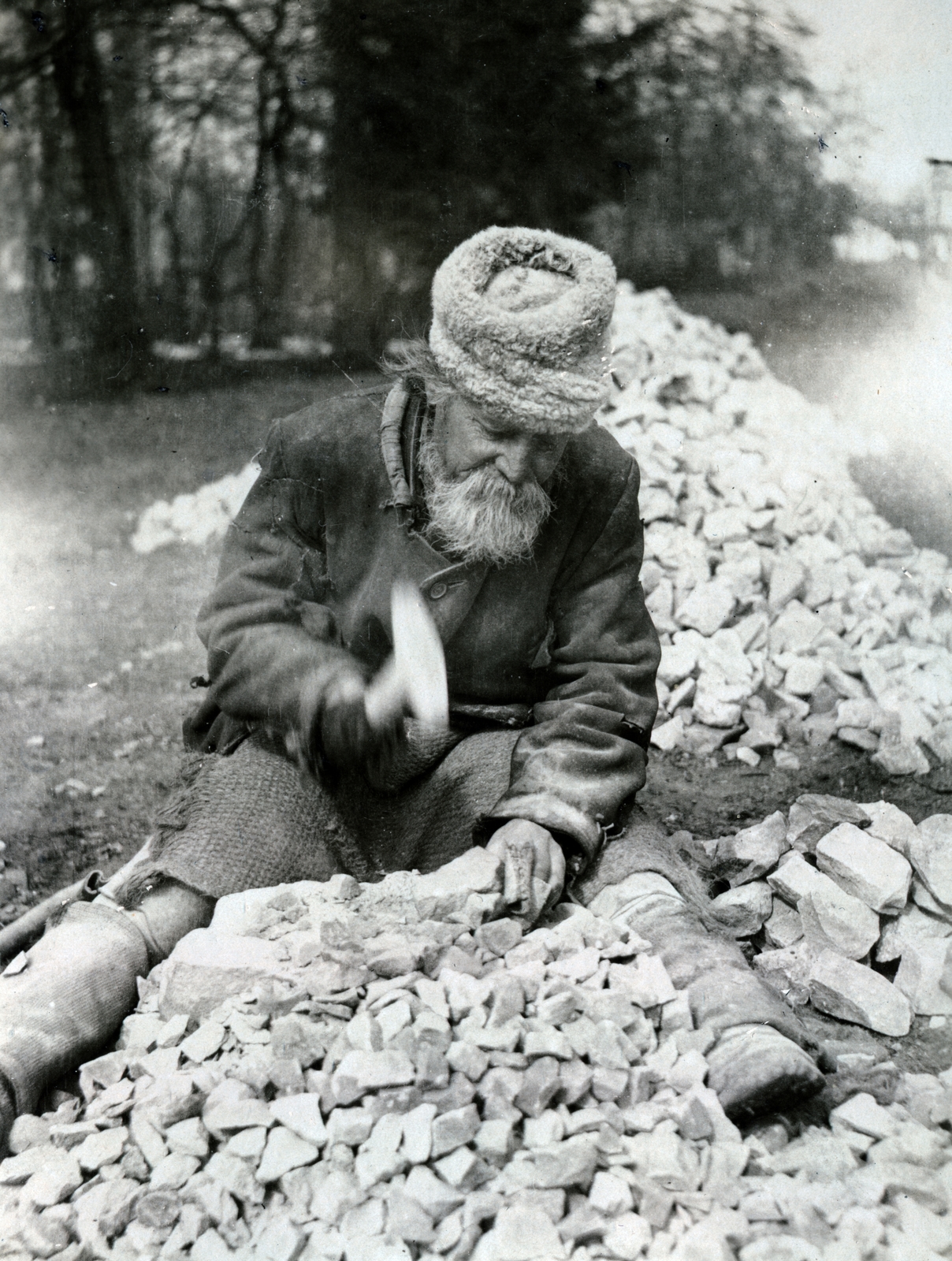 1919, Közösségi Szociális Szövetkezet, beard, tool, stones, Fortepan #223524