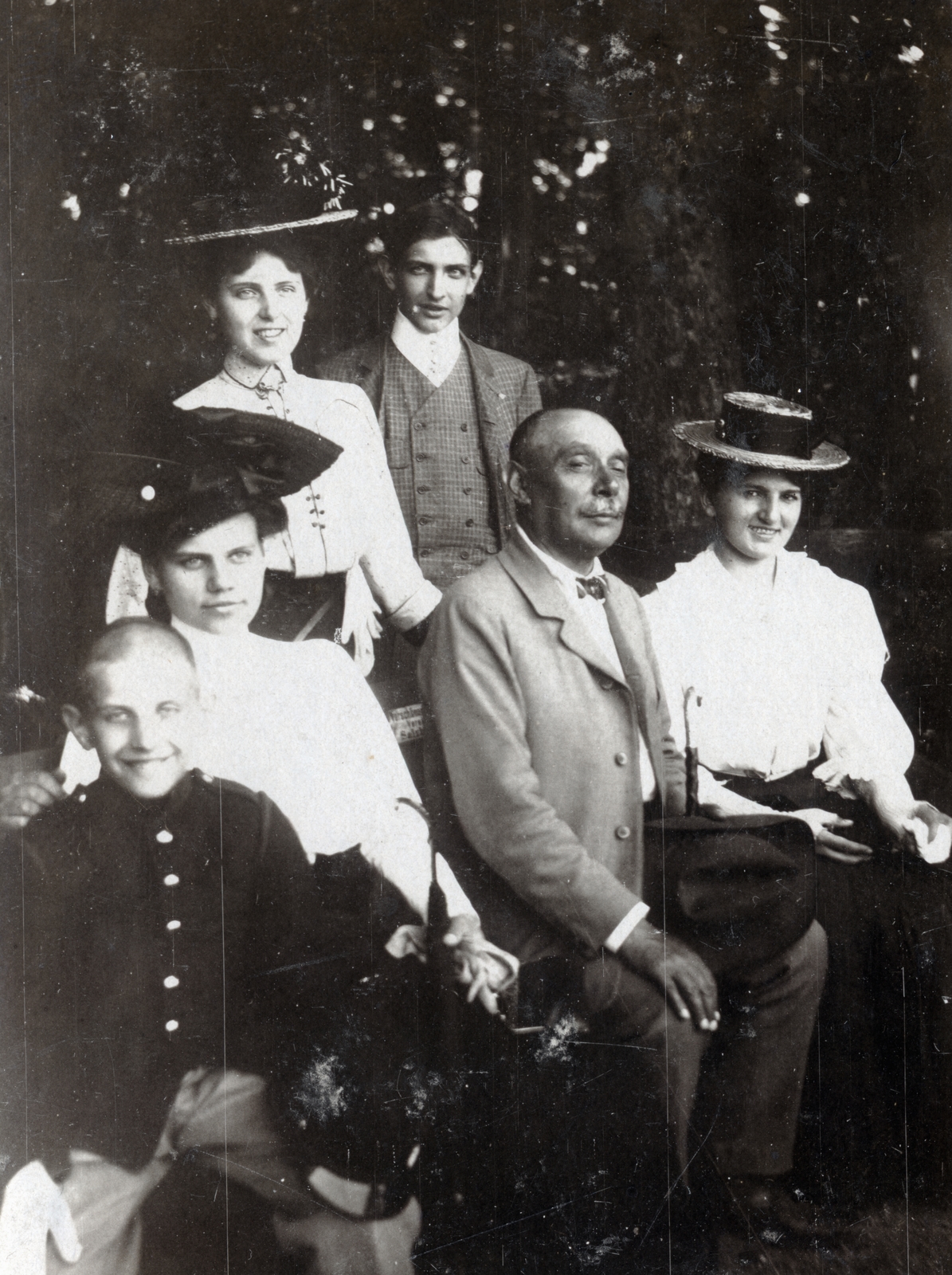 1917, Közösségi Szociális Szövetkezet, smile, hat, tableau, Fortepan #223528