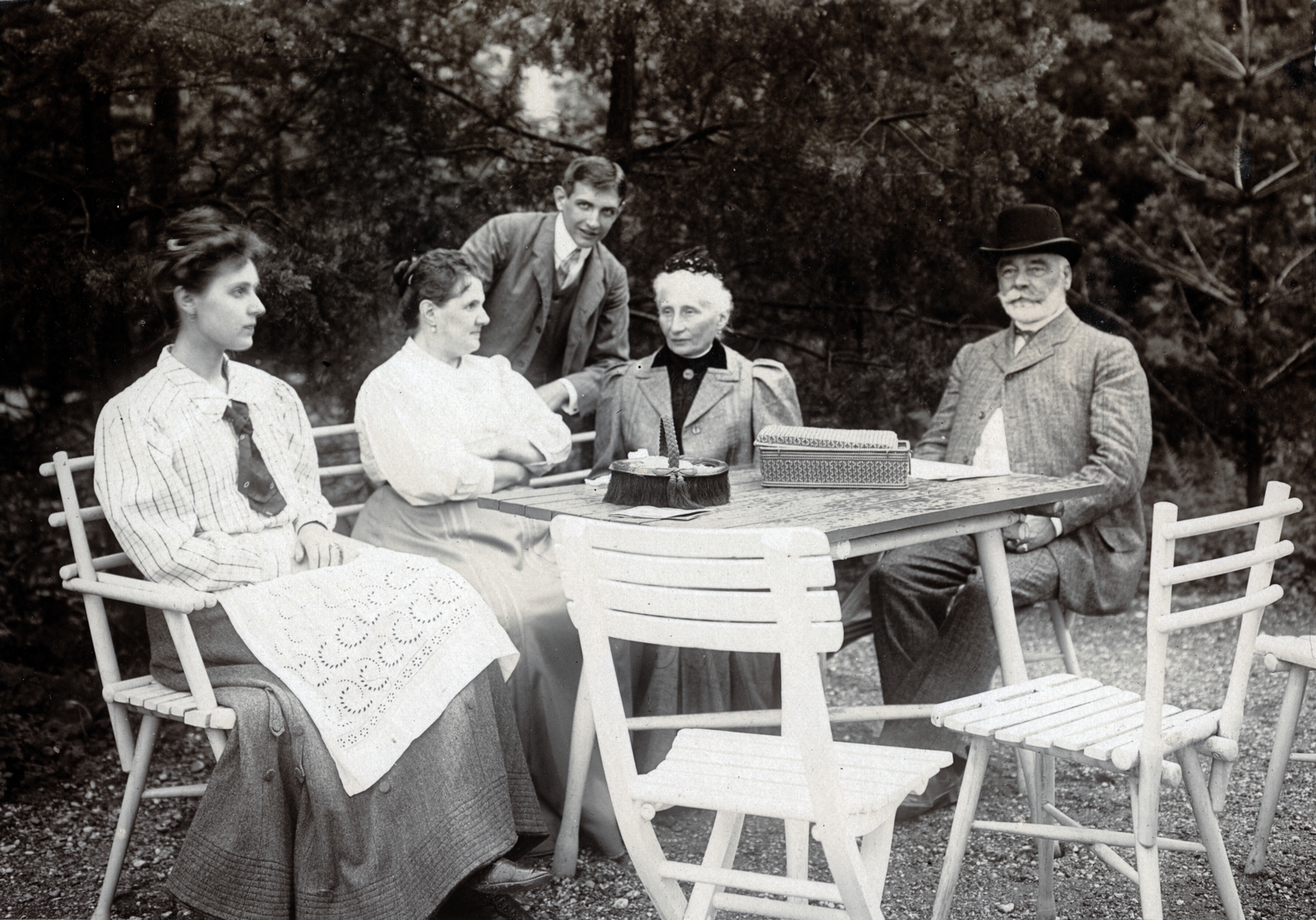 1917, Közösségi Szociális Szövetkezet, table, generations, garden furniture, Fortepan #223615