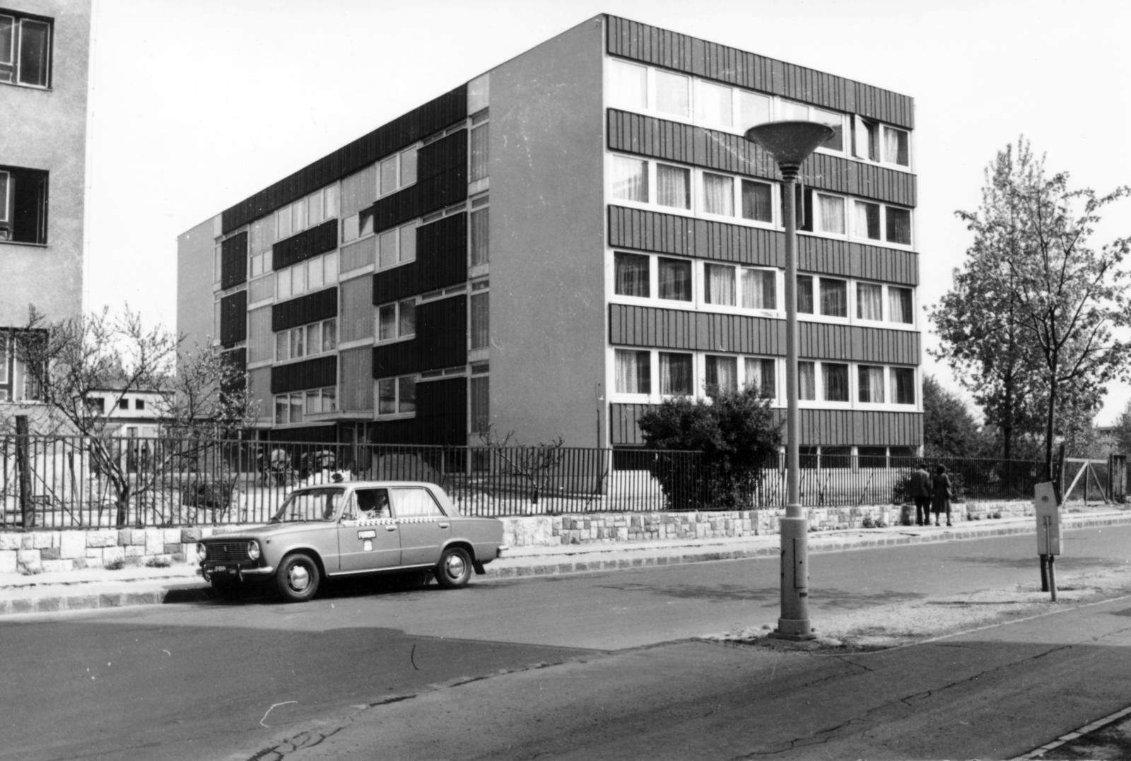 Magyarország, Budapest XI., Fraknó utca, szemben a 15-ös számú ház., 1975, Középületépítő Vállalat - Kreszán Albert - Koczka András - Kemecsei József, Budapest, Fortepan #223722