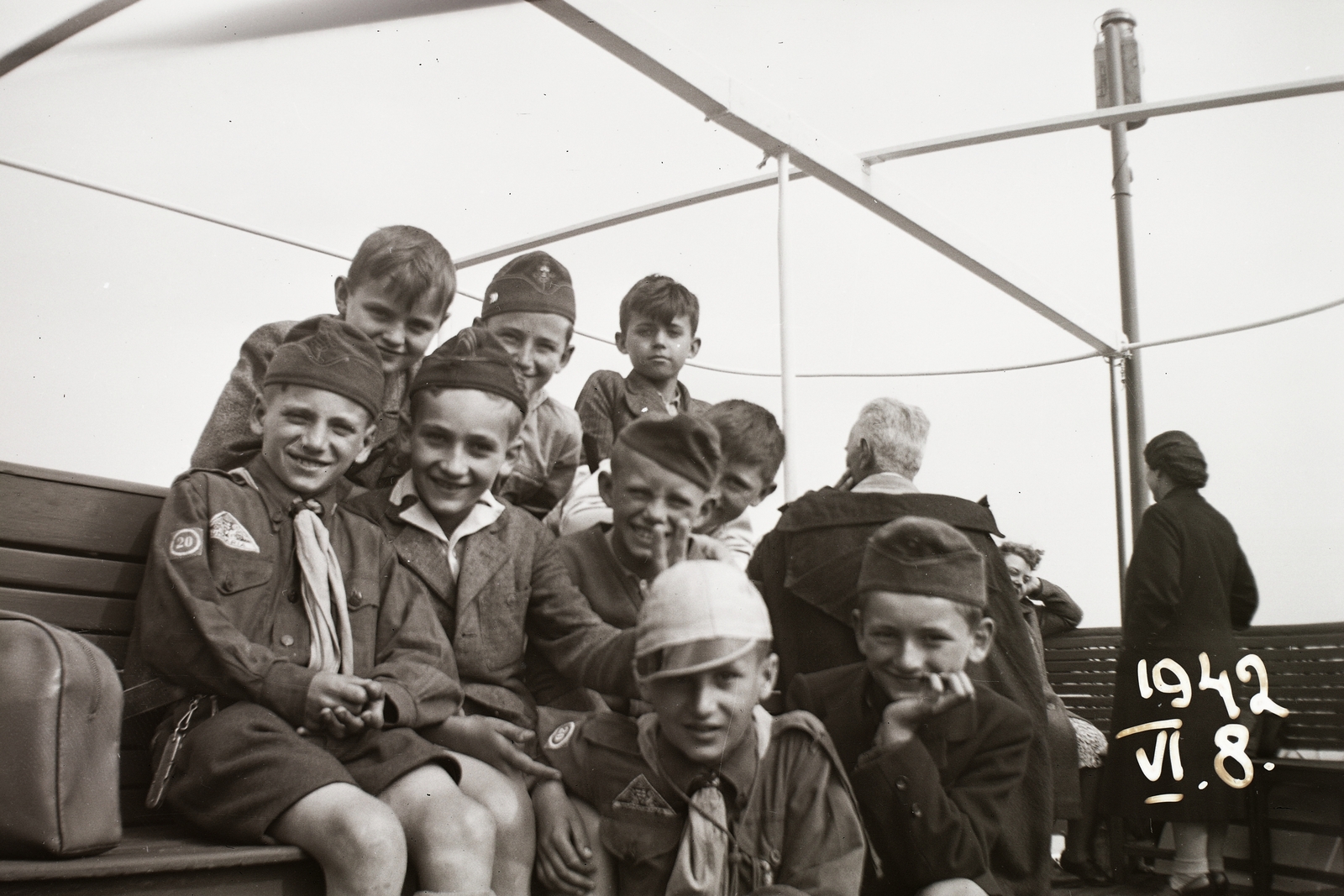 Magyarország, LI. (51) számú csavargőzös a Dunán., 1942, Fortepan/Album002, hajó, csoportkép, cserkész, gőzhajó, Bakony/Ercsi/Tibilisi/LI. hajó, Fortepan #22376