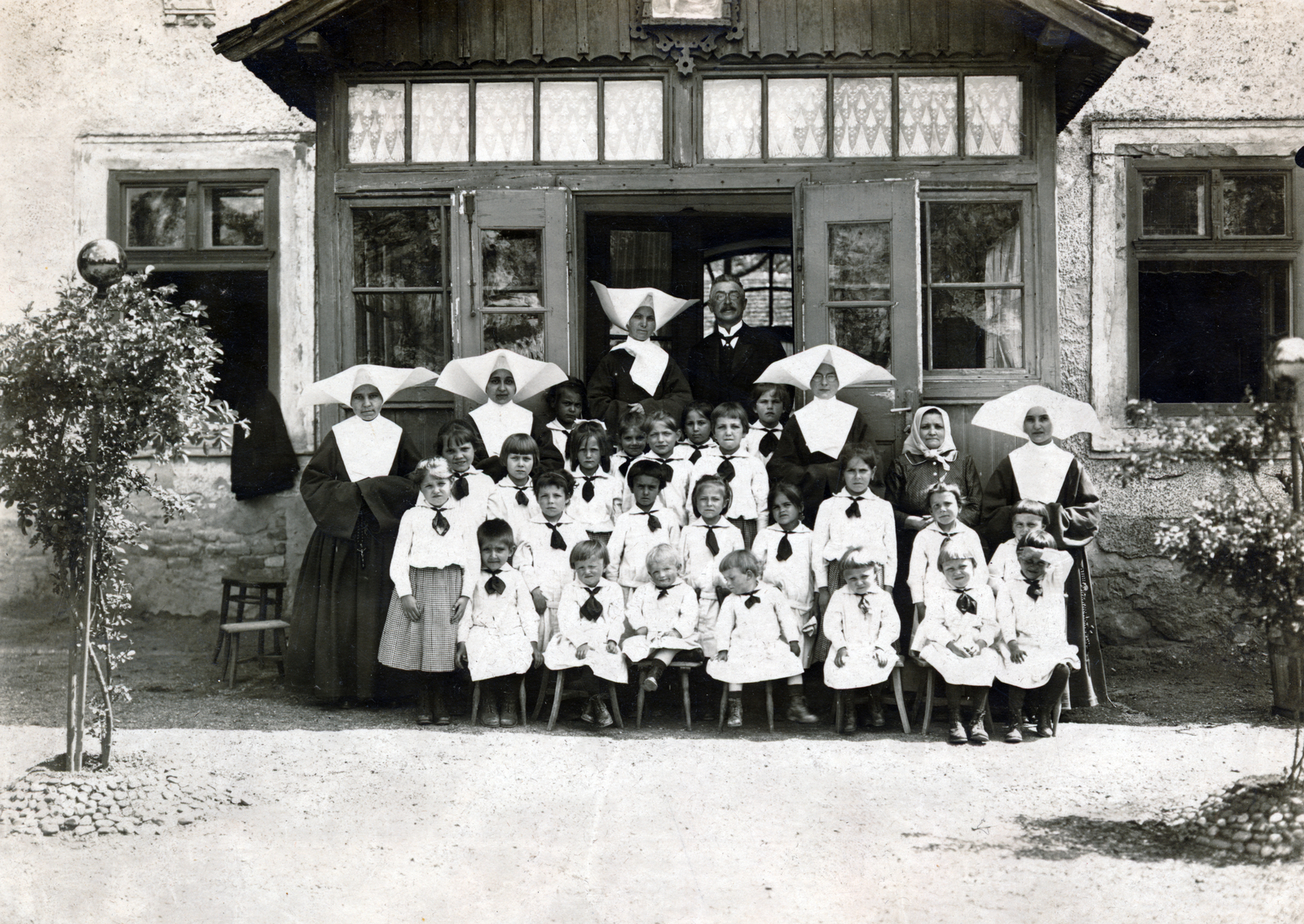 1915, Margitta Nóra, nun, class photo, Fortepan #223939