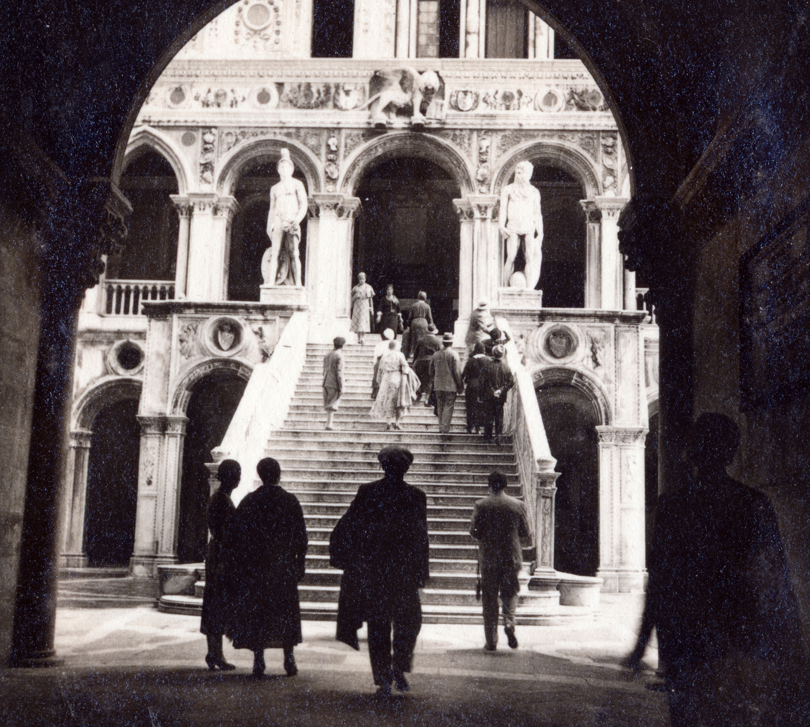 Italy, Venice, Szent Márk tér, Dózse-palota, az Óriások lépcsője Mercur és Neptun szobrával., 1934, Egri János, flight of stairs, Fortepan #223950