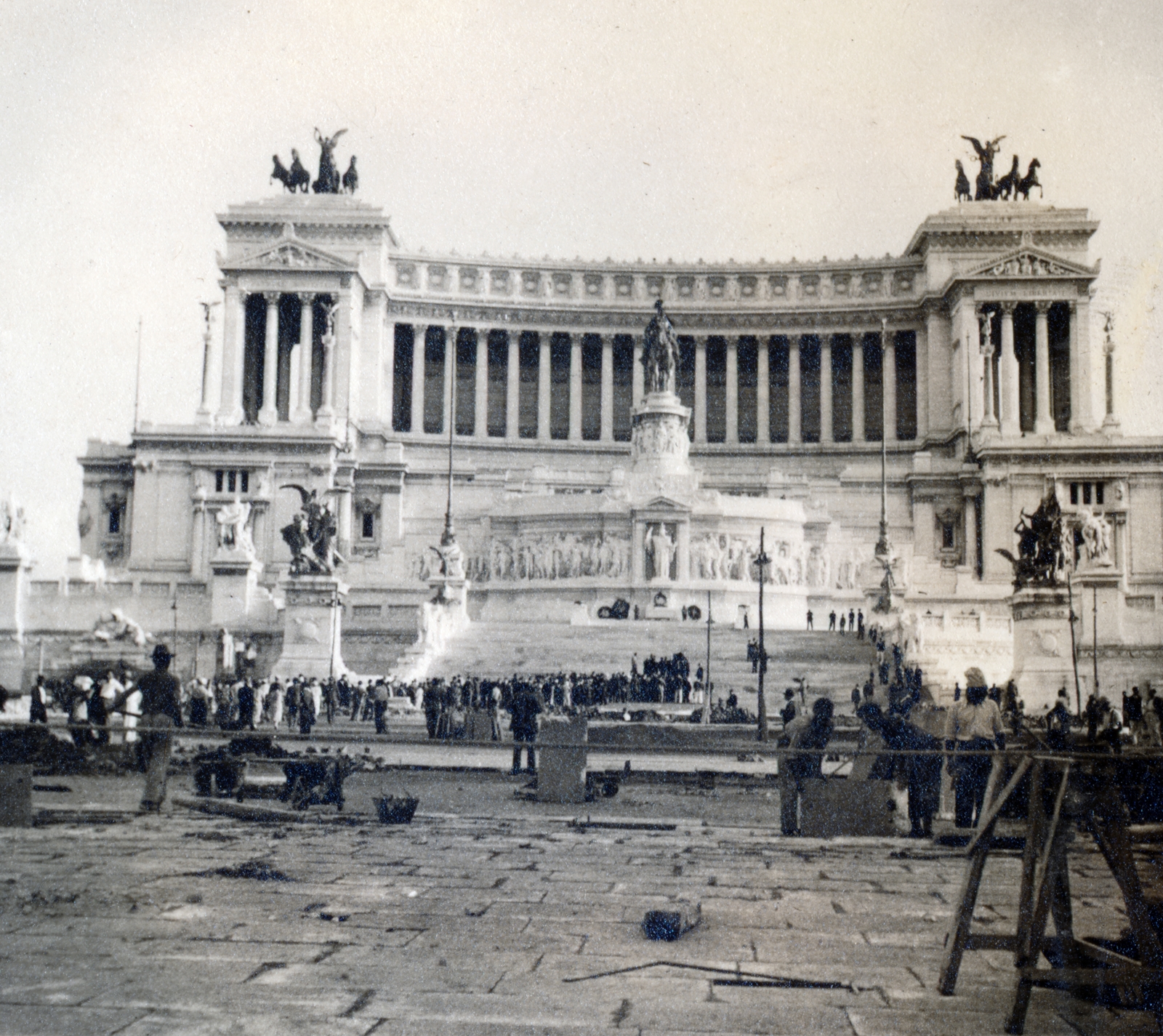 Olaszország, Róma, Piazza Venezia, II. Viktor Emánuel emlékmű (Monumento a Vittorio Emanuele II)., 1934, Egri János, Fortepan #223952