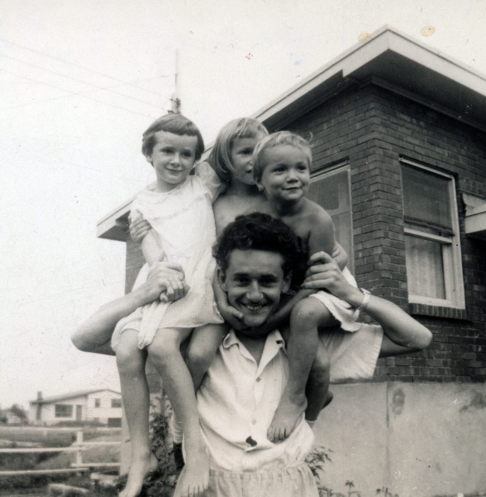 Canada, 1954, Fortepan/Album080, kids, sitting on the shoulders, fatherhood, Fortepan #224069