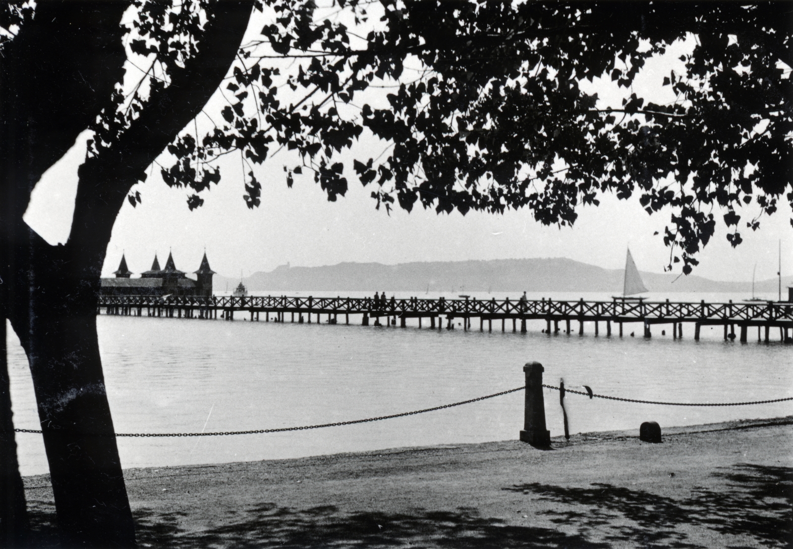 Magyarország, Balatonfüred, a fürdőház a mai Tagore sétányról nézve., 1932, Kieselbach Tamás, Fortepan #224107
