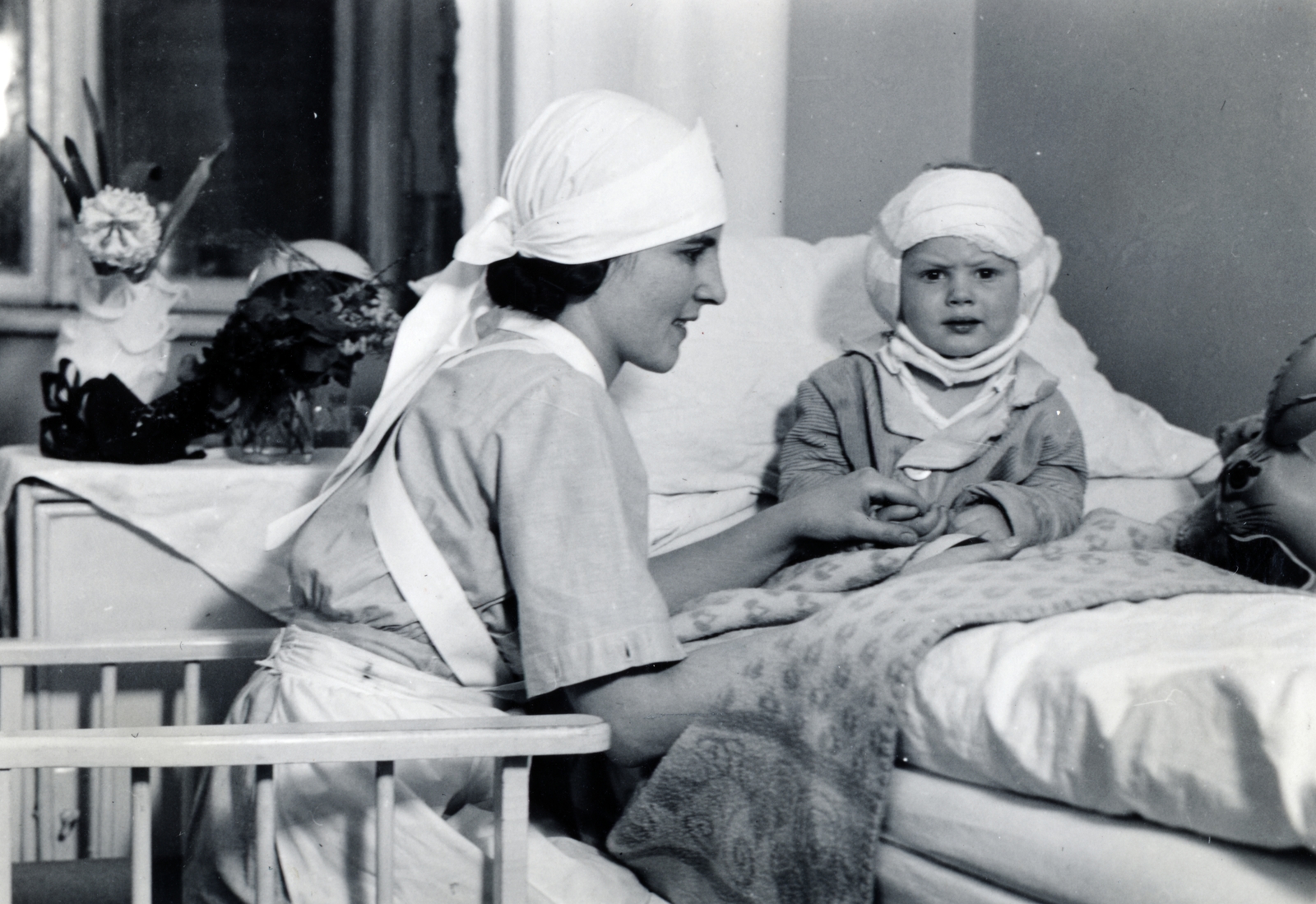 1935, Kieselbach Tamás, kid, nurse, portrait, Fortepan #224226