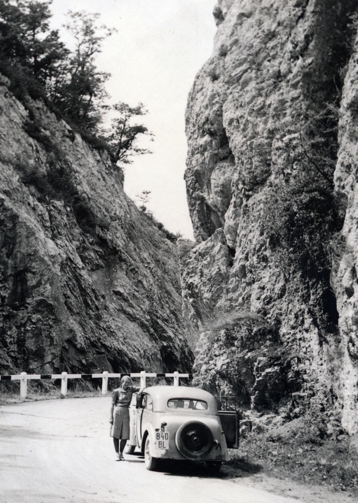 Hungary, Felsőtárkány, Fő út a Barát-szurdoknál., 1941, Kieselbach Tamás, Fortepan #224297