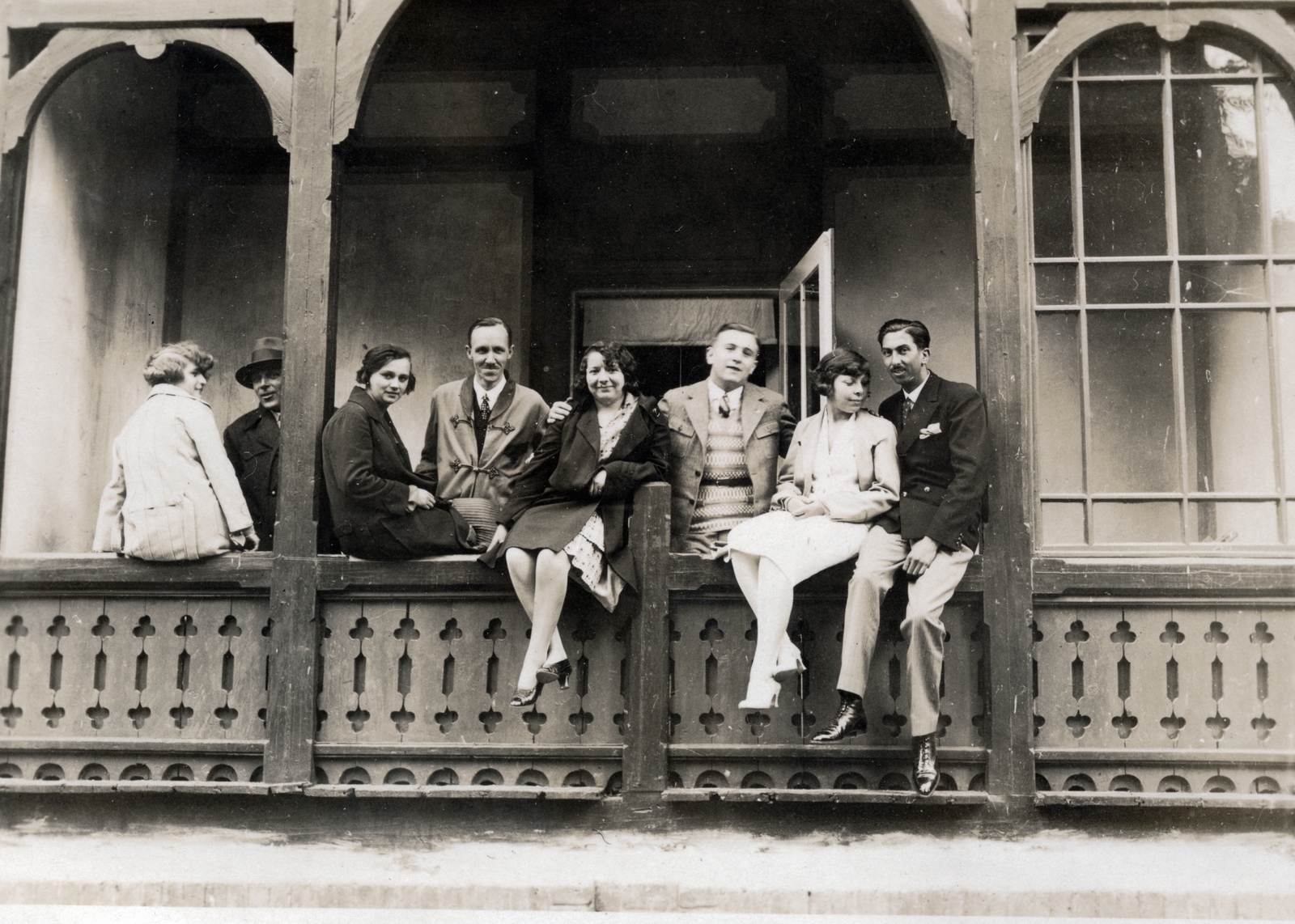 1934, Kovács Györgyi, tableau, balcony, sitting on a handrail, Fortepan #224421